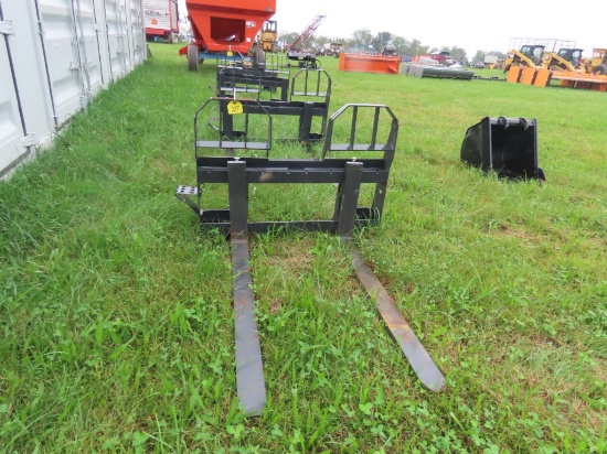 NEW QT Bobcat Pallet Forks
