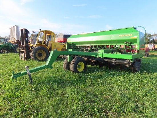 JD 1560 Drill w/Dolly Wheel