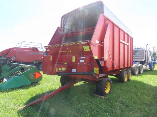 NH 816 Silage Wagon
