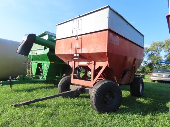 M & W Gravity Wagon on Big Rubber