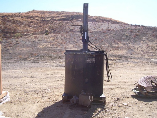 Waste Oil Tank w/Pump.