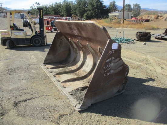 Caterpillar 112" Loader Bucket w/Rippers,