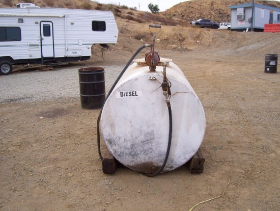 Bulk Fuel Tank w/Manual Pump.
