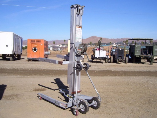 2005 Genie SLC-12 Material Lift,