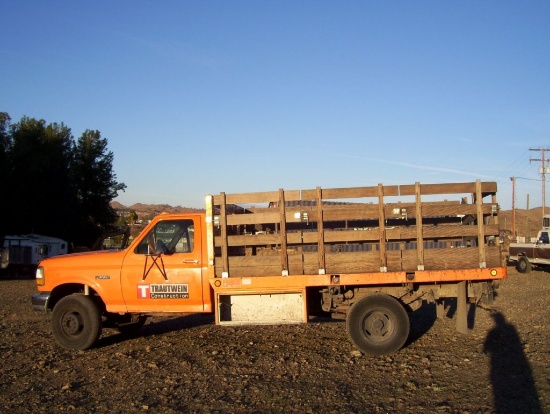 Ford F450 Flatbed Truck,