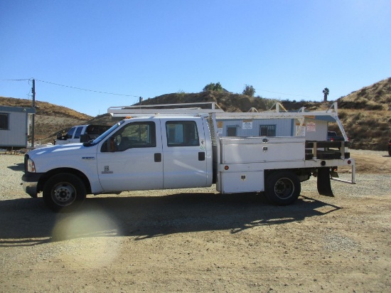 Ford F350 Crew Cab Flatbed Truck,