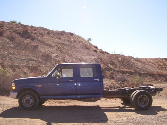 Ford F350XL Crew Cab Dually Cab & Chassis,
