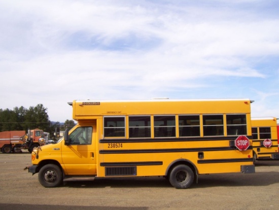 Ford E450 18-Passenger Bus,