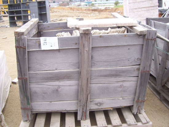 Pallet of 4" x 4" Tiles, and Misc 2' Round