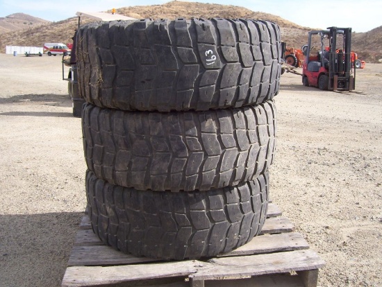 (3) 37x13.5R17LT Tires.