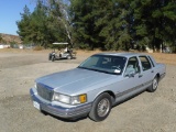 Lincoln Town Car Sedan,