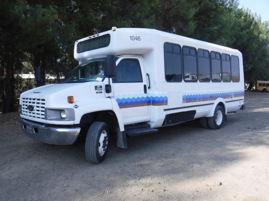 Chevrolet C5500 22-Passenger Bus,