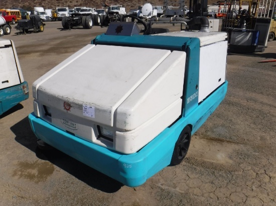 Tennant 6500 Parking Lot Sweeper,