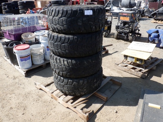(4) Kumho Road Venture 315/70R17 Tires.
