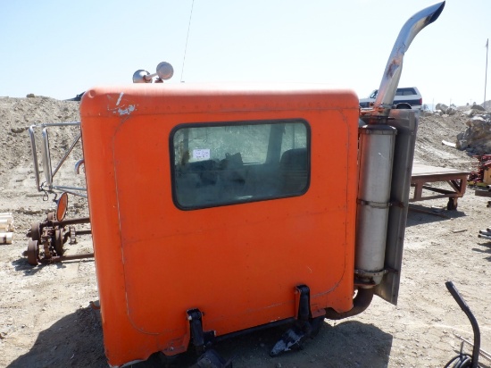 1997 Peterbilt Truck Cab.