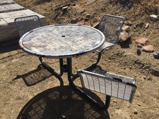 30" Round Handicap Accessible Picnic Table