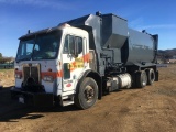 Peterbilt PB320 Refuse Truck,