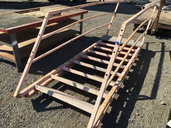 40" x 119" 8-Step Metal Stairs.