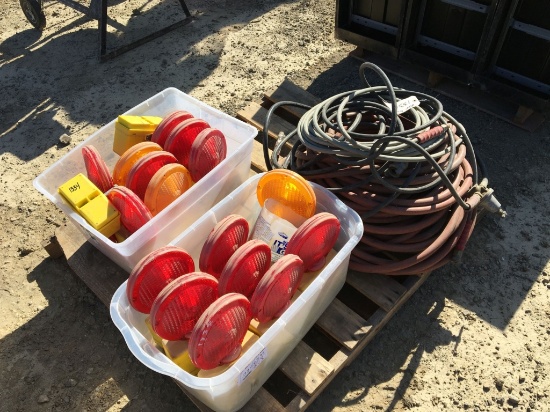 Pallet of Misc Traffic Warning Lights,