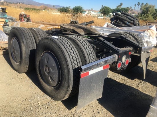 Tandem Axle Set.