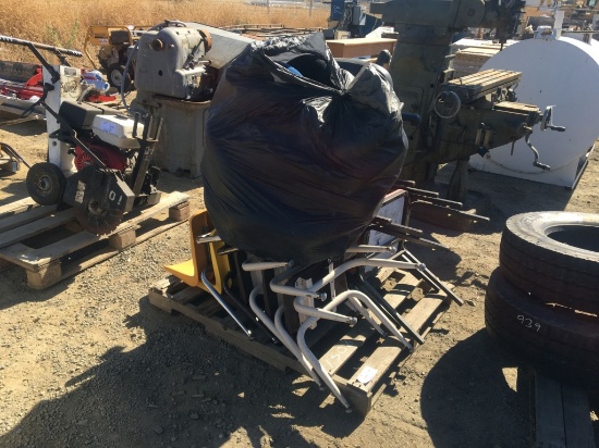 Pallet of Misc Chairs, Rolling Office Chairs,