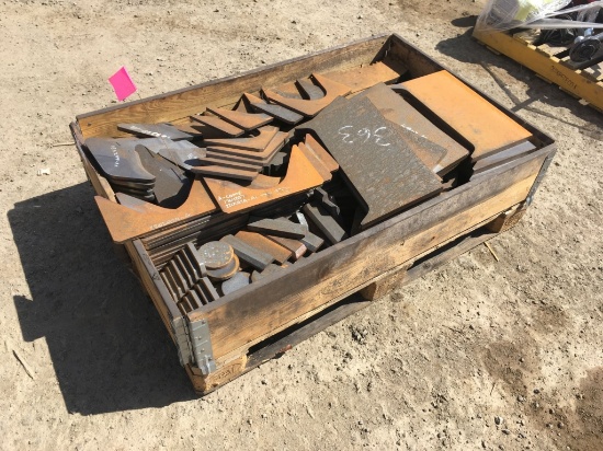 Pallet of Misc Metal Pieces.