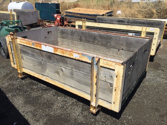 4.5ft x 8ft Metal & Wood Box