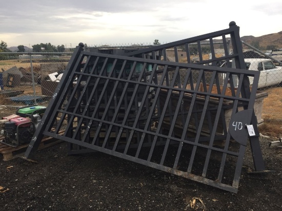 2-pcs Misc Metal Gate.