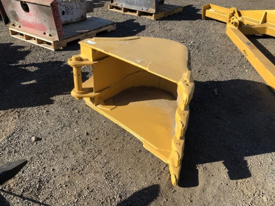 Caterpillar 24in Bucket.