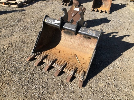 CP 36in Quick Coupler Bucket.