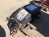 Solar 12V & 24V Battery Charger/Jump Starter,