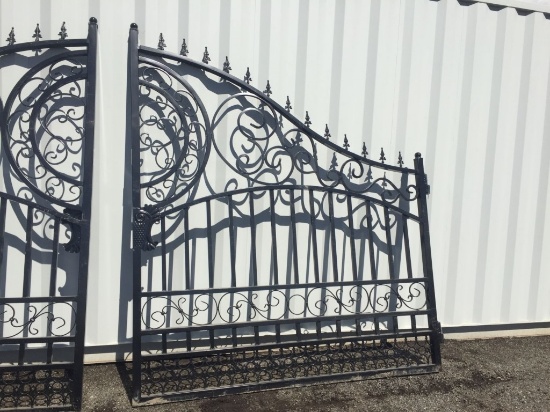 Unused Greatbear 14ft Bi-Parting Iron Gate