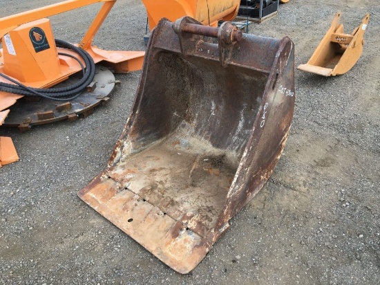 36in Backhoe Bucket.