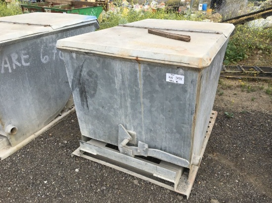 40in x 62in Forklift Dump Hopper w/Lid.