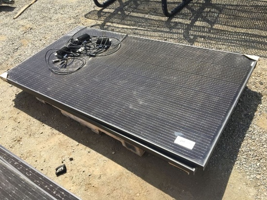 Pallet of Solar Panels w/Chargers.