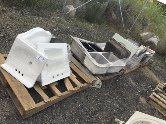(4) Pallets of Misc Sinks.