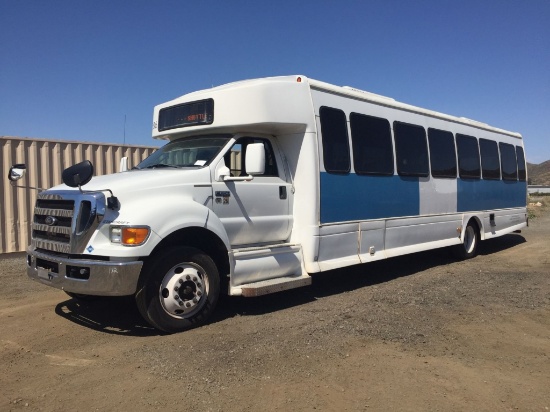 2015 Ford F650 Starcraft Bus,