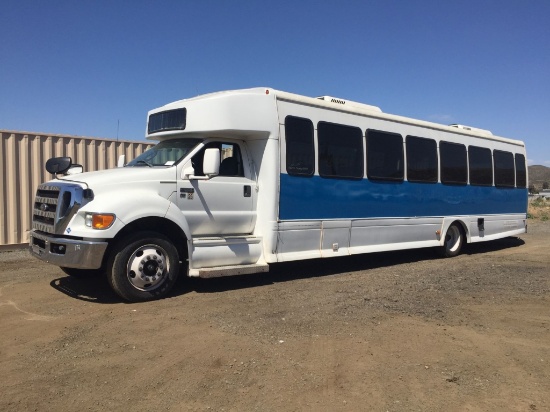 2015 Ford F650 Starcraft Bus,