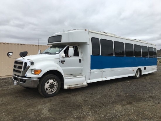 2015 Ford F650 Starcraft Bus,