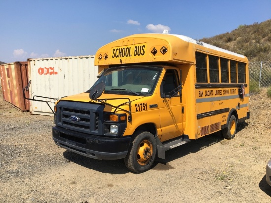 2016 Ford E450 Bus,