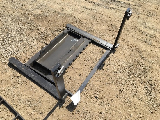 Unused GIYI Pair of 30in Forks w/Carriage,