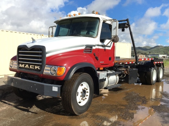 2005 Mack CV713 Roll Off Truck,