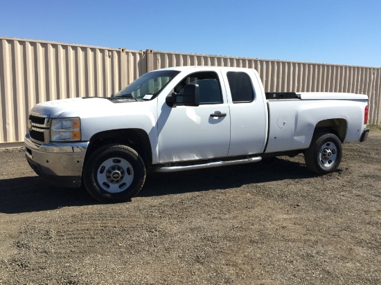 2013 Chevrolet Silverado 2500 Extended Cab Pickup,
