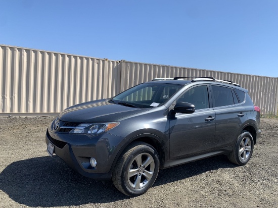 2015 Toyota Rav 4 XLE SUV,