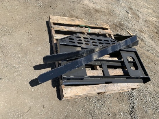 Unused GIYI Pair of 60in Forks w/Carriage,