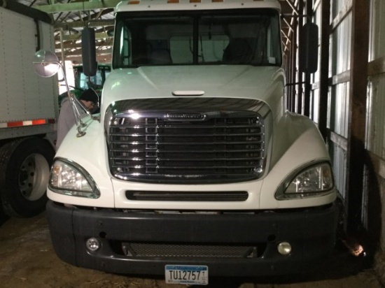 2008 Freightliner "Columbia" Day Cab
