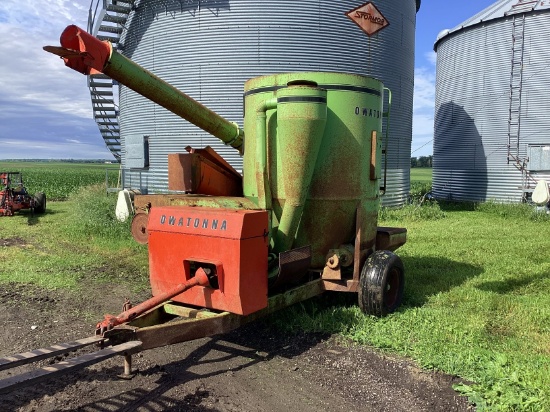 Owatonna 420 Mixer Mill