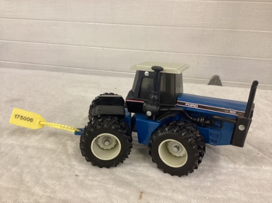 Ford Versatile 846, 1/32nd