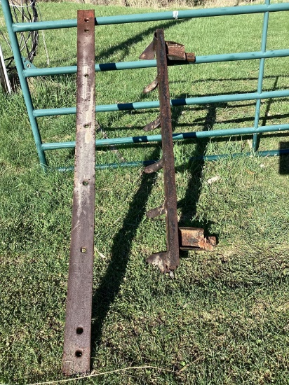 Skid Loader Teeth and Cutting Edge