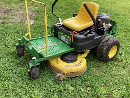 John Deere Z335E Lawn Mower, 602 hrs